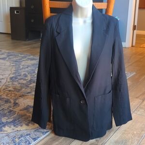 Boxy black blazer